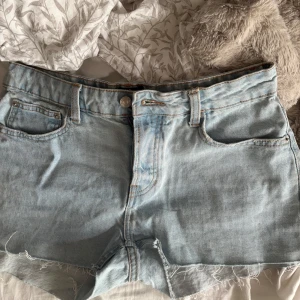 Shorts - Lågmidjade jeans shorts 