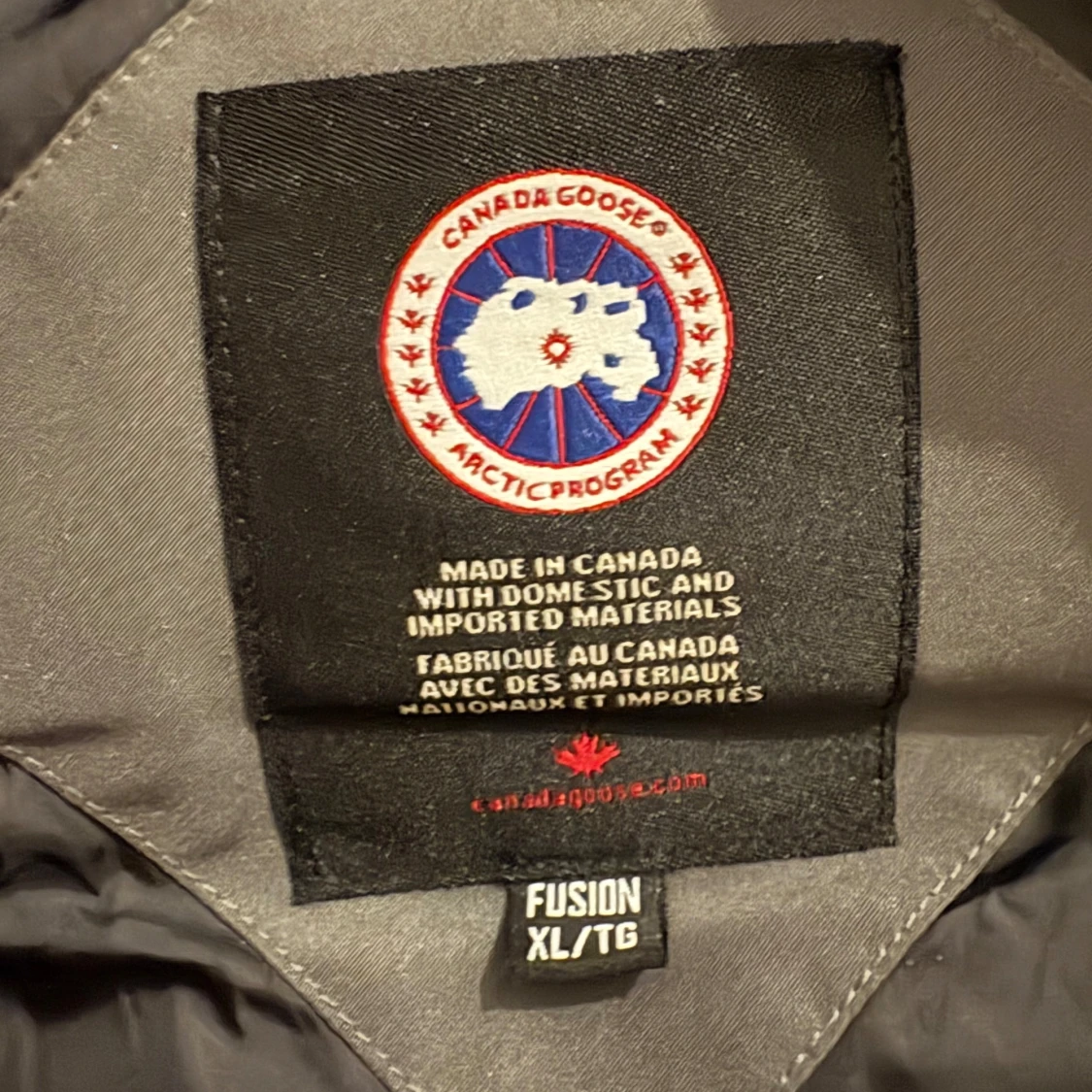 Grå dunväst från Canada Goose  - 1