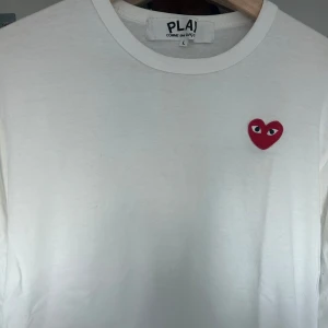 Långärmad cdg tröja storlek L - Säljer en långärmad cdg tröja i storlek L, passar S