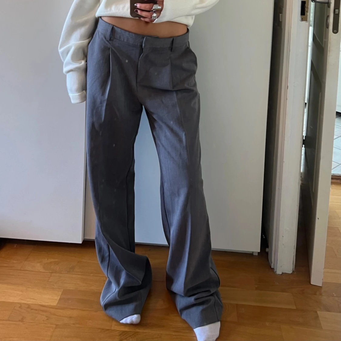 Gråa kostymbyxir - 90