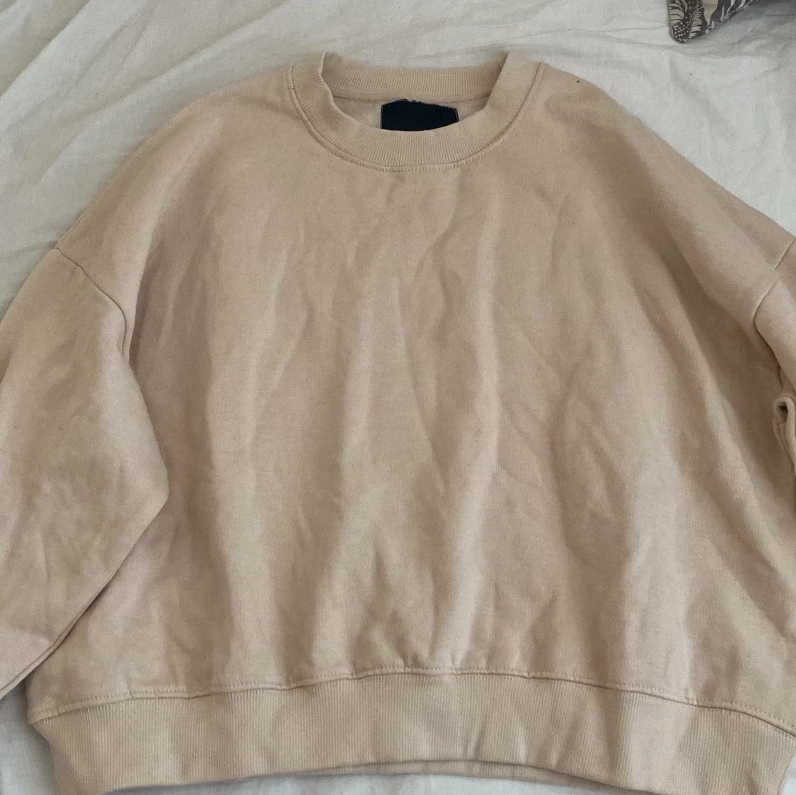 Beige sweatshirt