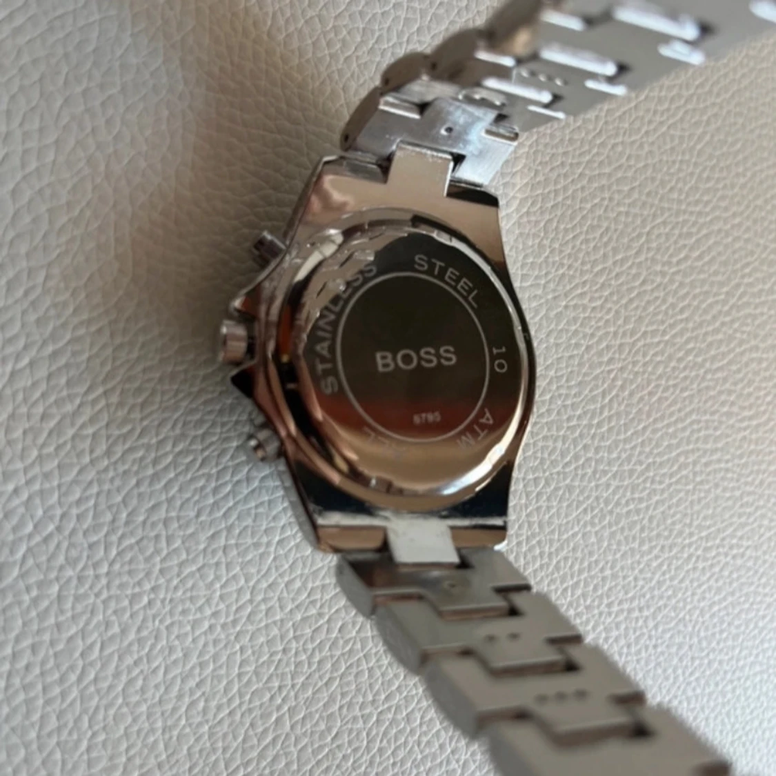 Silverfärgad klocka från Boss - 2