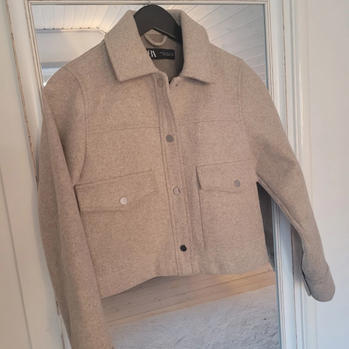 Beige jacka från Zara
