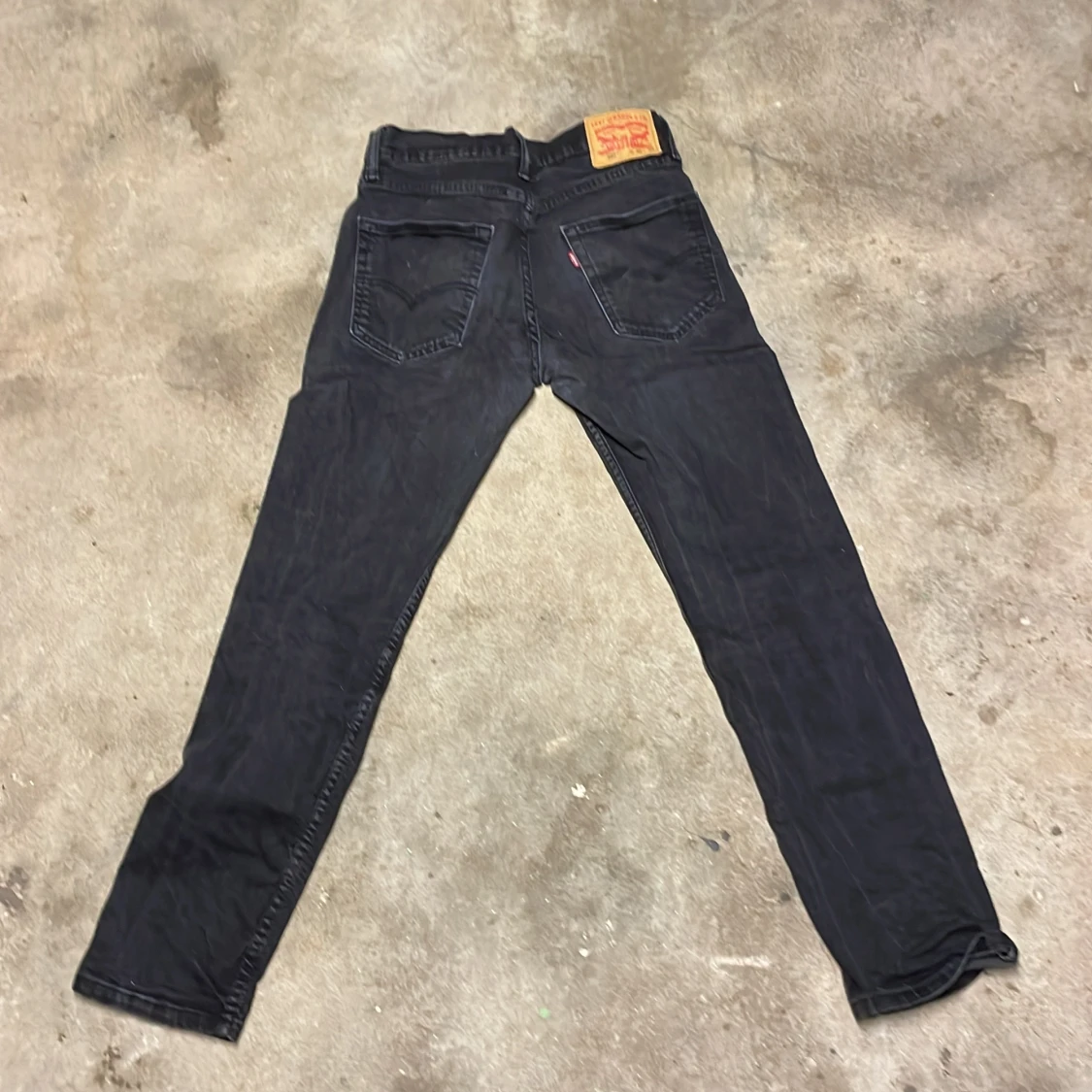 Svarta jeansbyxor från Levi's - 1