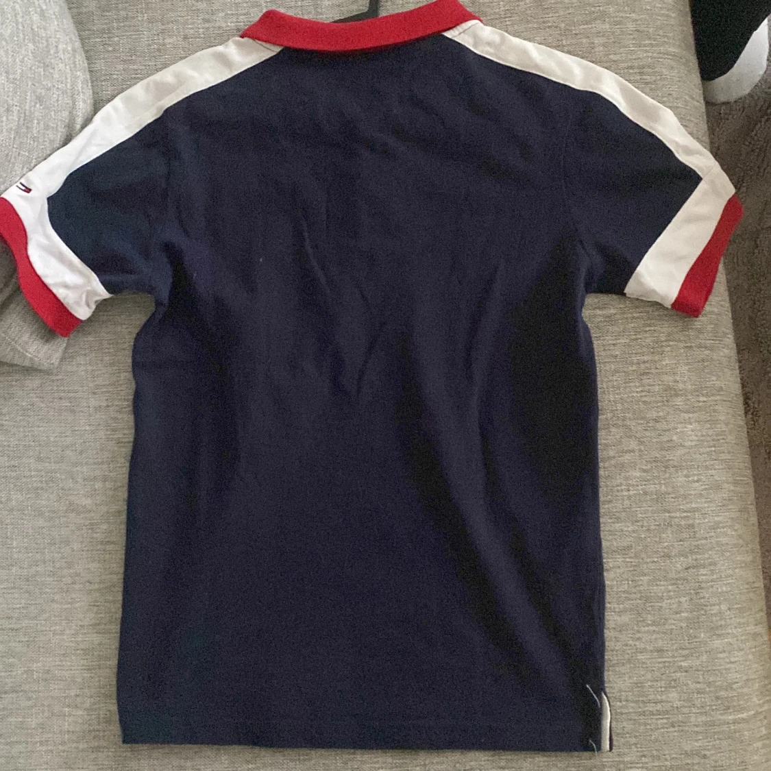 Blå pikétröja från Tommy Hilfiger - 3