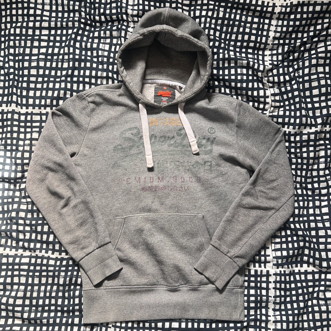 Grå SuperDry Hoodie!🌄