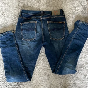 Nudie jeans - Hej säljer dessa nudie jeans i modellen lean dean (slim). Dessa är jättebra skick inte använt så mycket, hör av er vid frågor!