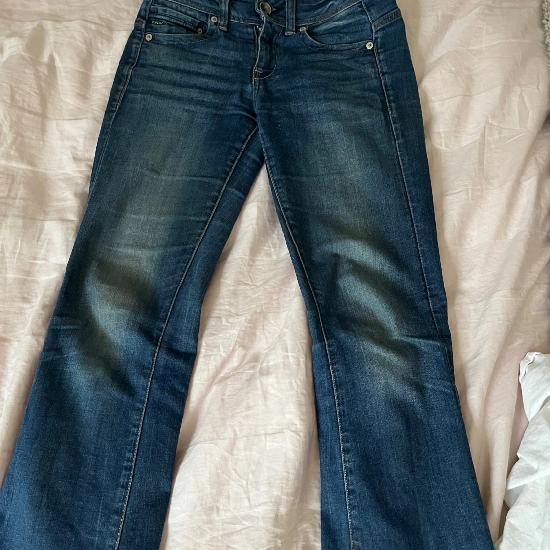 Blå jeans med bootcut - 3