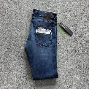 Helt nya replay jeans  - Replay jeans | Skick 10/10 | Size - 29/32 | Fraktar via postNord eller instabox på köparens bekostnad | Hör av dig vid minsta frågor eller funderingar // LuxeCloset