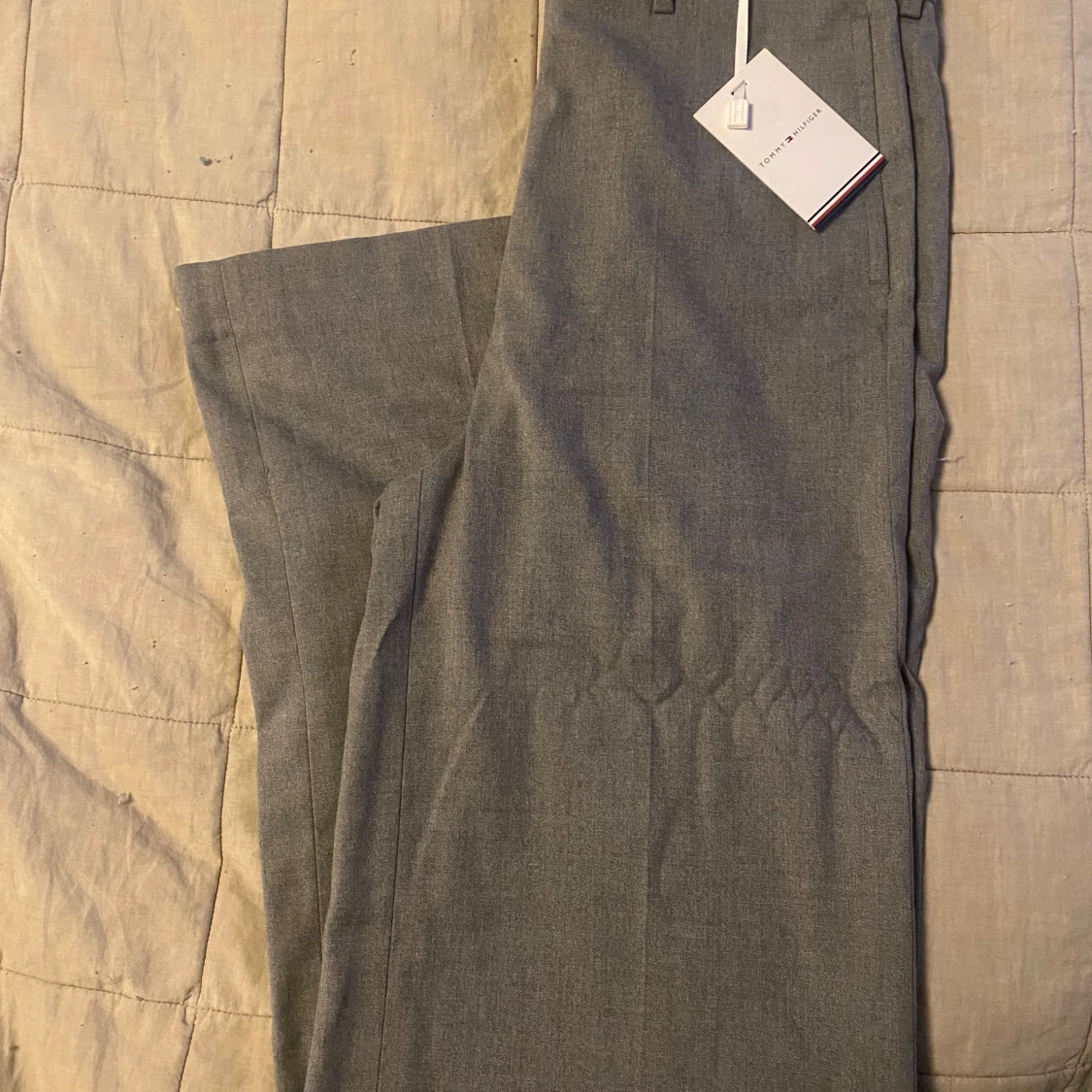 Grå kostymbyxor från Tommy Hilfiger - 3