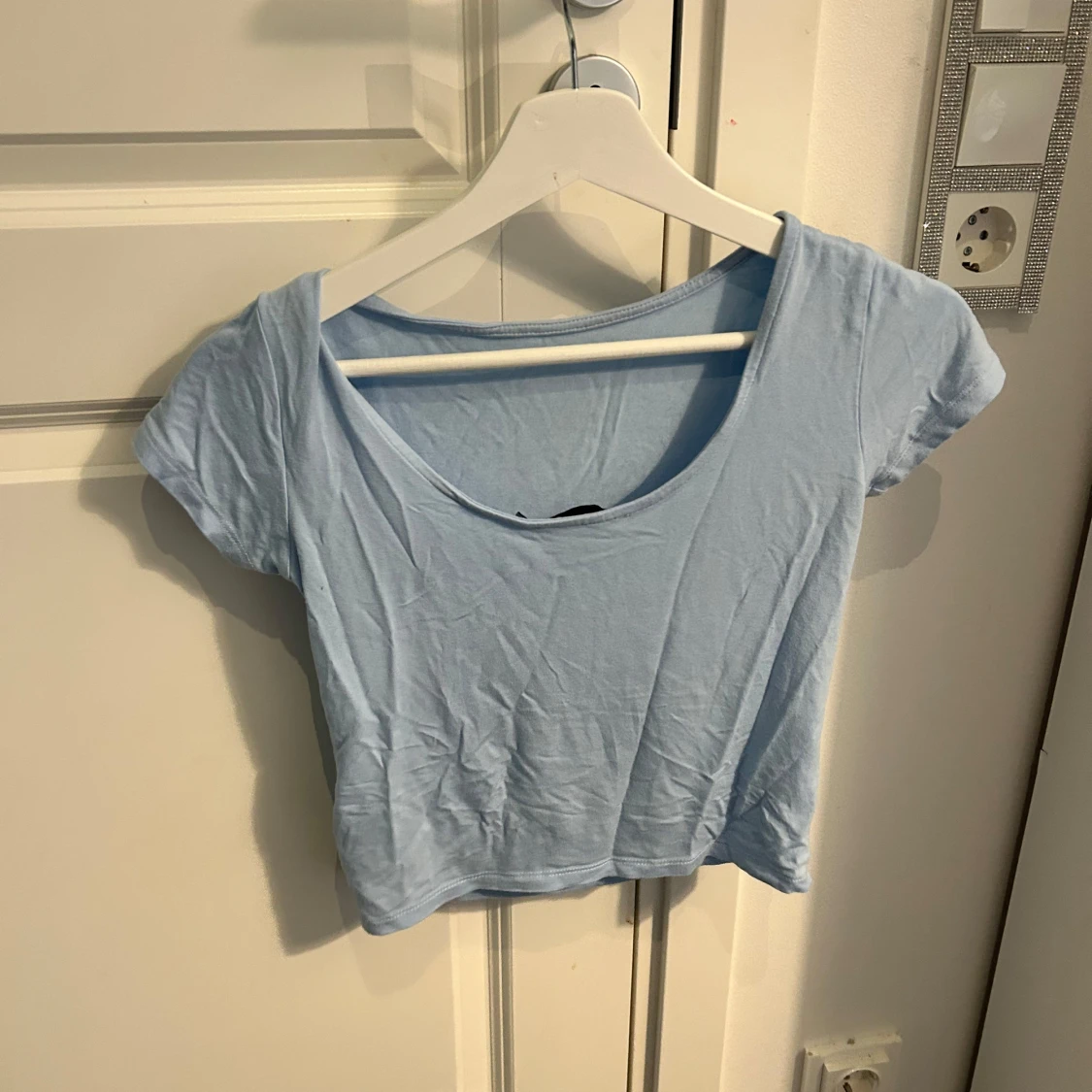 Basic blå öppen rygg tröja