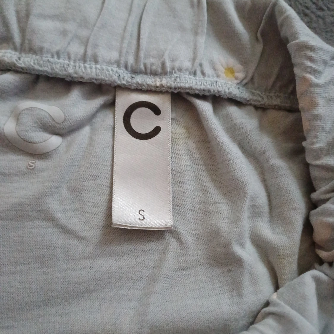 Blommiga pyjamasbyxor med snörning - 3