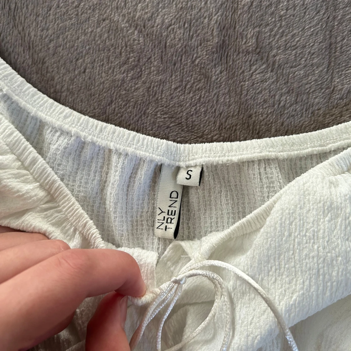 Vit blus från NLY Trend - 2