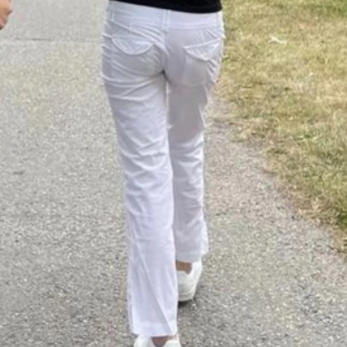 Lågmidjade linnebyxor med bootcut - 1