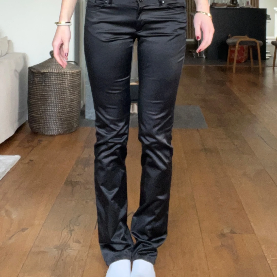 Svarta byxor med bootcut - 1