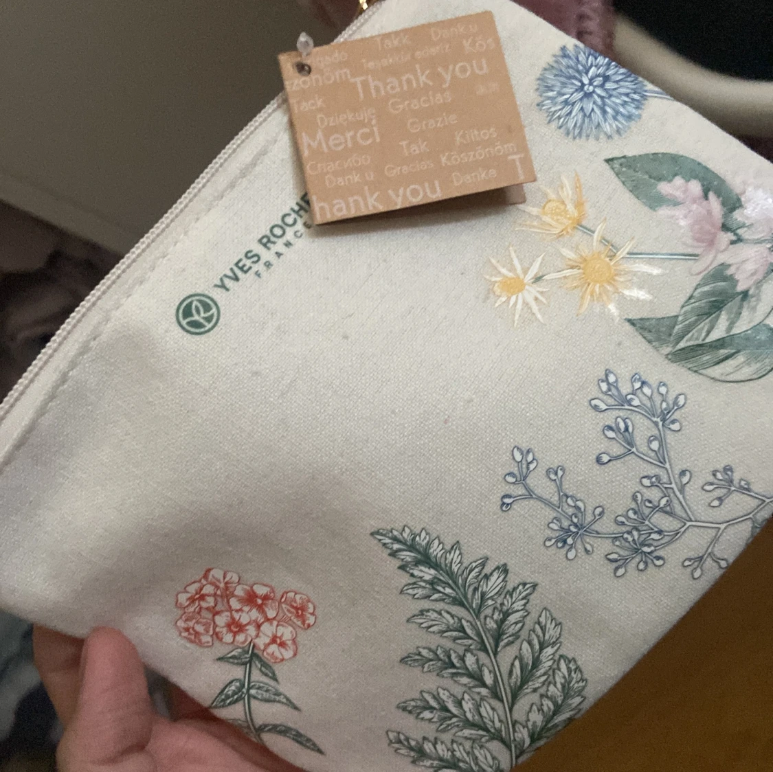 Blommig necessär från Yves Rocher