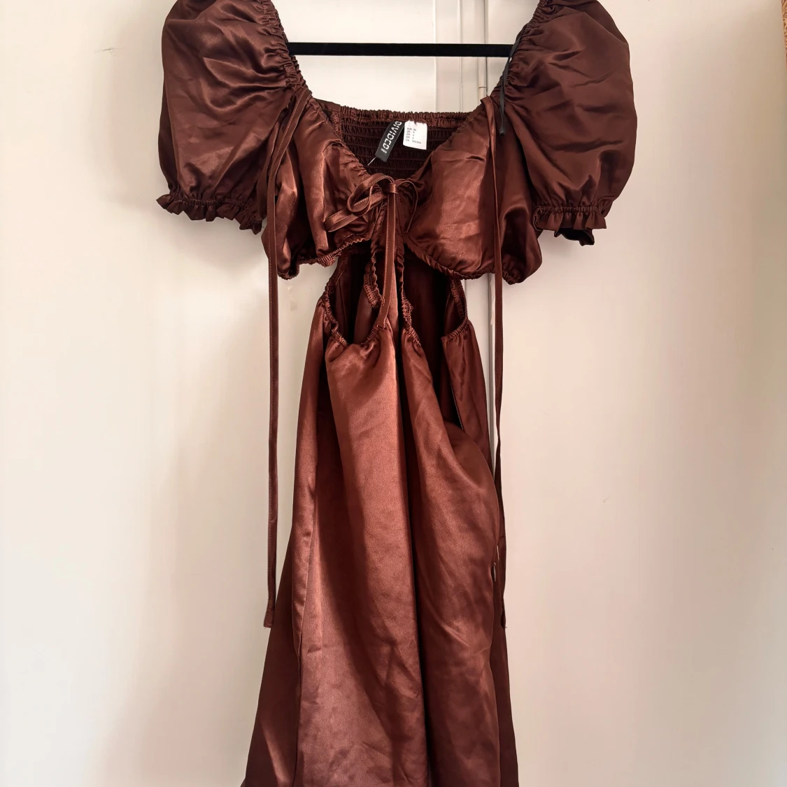 Brun satinklänning  - 2