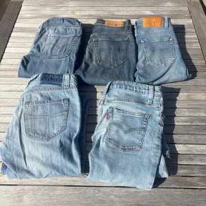 JEANS BULK‼️⚠️ - Säljer denna sjuka bulk order med 5 jeans för bara 579kr!! Jeansen är från tiger of Sweden och Levis i storlekar 25/30 till 29/34. Köp alla för 579 eller 1 för 200kr! 