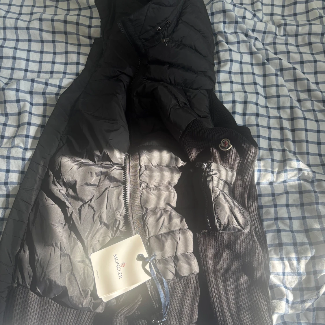 Svart Moncler pufferjacka M