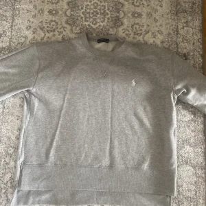 Ralph Lauren sweatshirt  - En ganska ny sweatshirt från polo mycket bra skicka inga defekter 