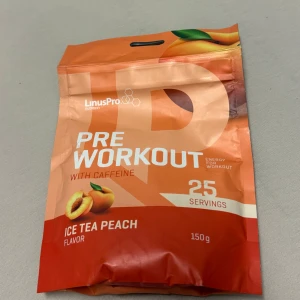 Ice tea peach pre workout - Bilderna visar en förpackning med LinusPro Nutrition Pre Workout Ice Tea Peach, ett kosttillskott med koffein för träning. Oöppnad 