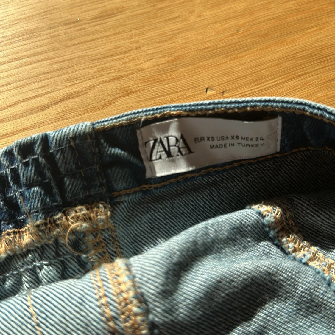 Jeans tubtopp från Zara med knappar - 2