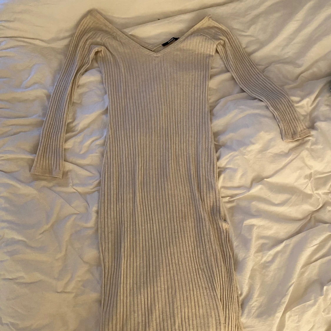 Lång ribbad klänning från Bik Bok - 3