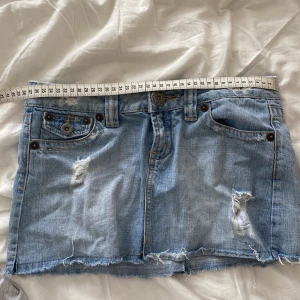 Lågmidjad jeanskjol  - Super snygg Lågmidjad jeanskjol💗måtten finns på bilderna💕
