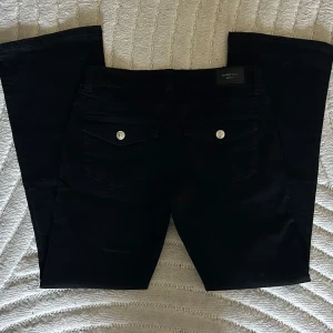 Bootcut jeans - Bootcut jeans från Gina tricot och liknar true religion