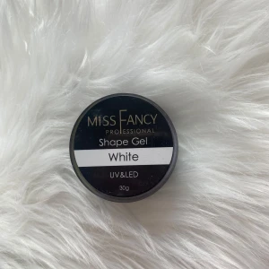 Shape gel white från missfancy - Använd till ca 5 blommor så det finns ca 90-95% kvar i burken😊 Nypris:320kr