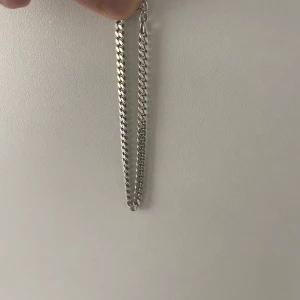 Armband i äkta silver 925 - Armband i äkta silver (926 sterling) från Guldfynd.  Längd: 19,5 cm