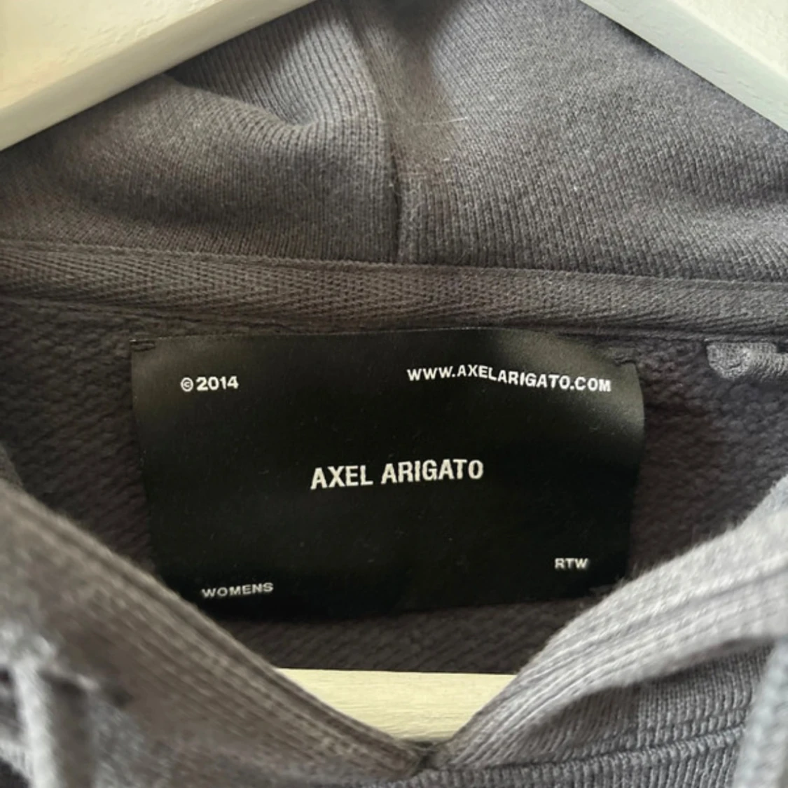 Grå/Svart hoodie från Axel Arigato XS - 1