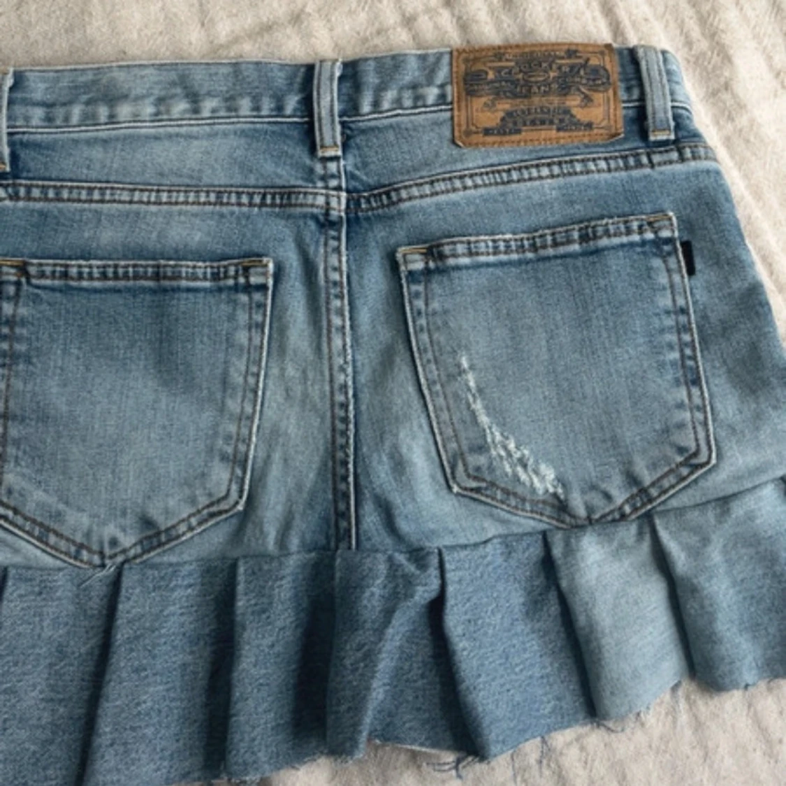 Jeanskjol med volang från Crocker - 1