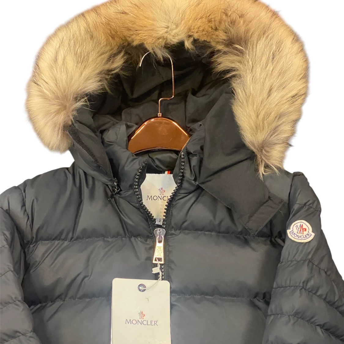 Svart  dunjacka med pälshuva - 1