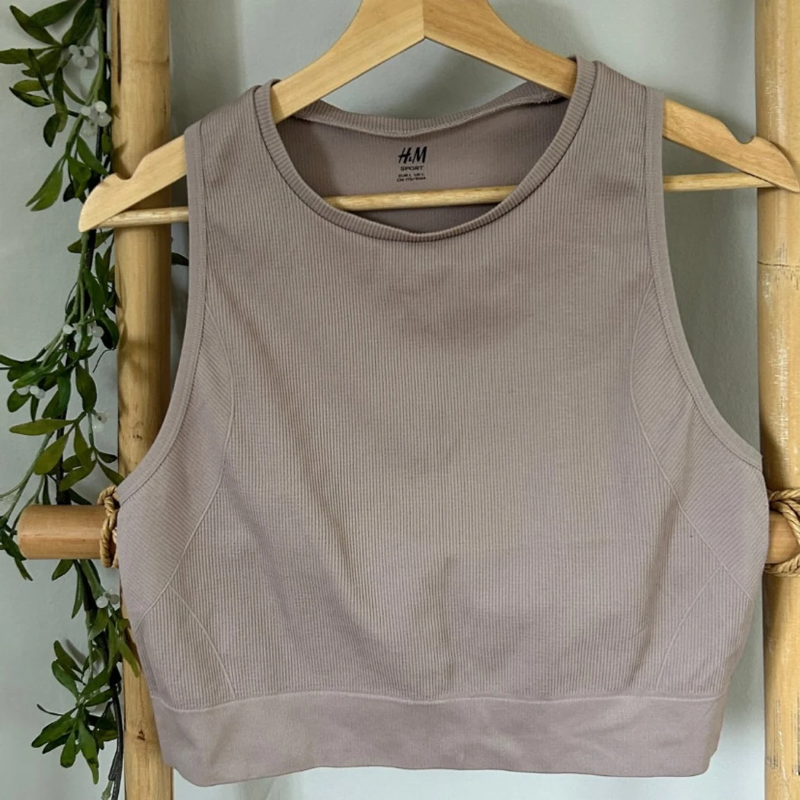 H&M beige sporttopp, storlek L