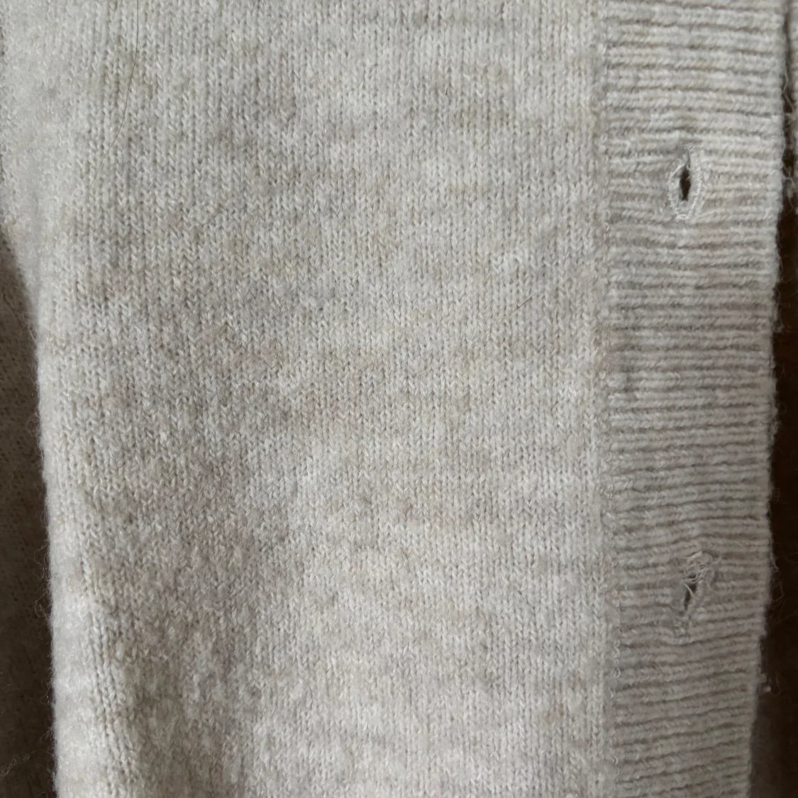 Beige stickad kofta från H&M - 3
