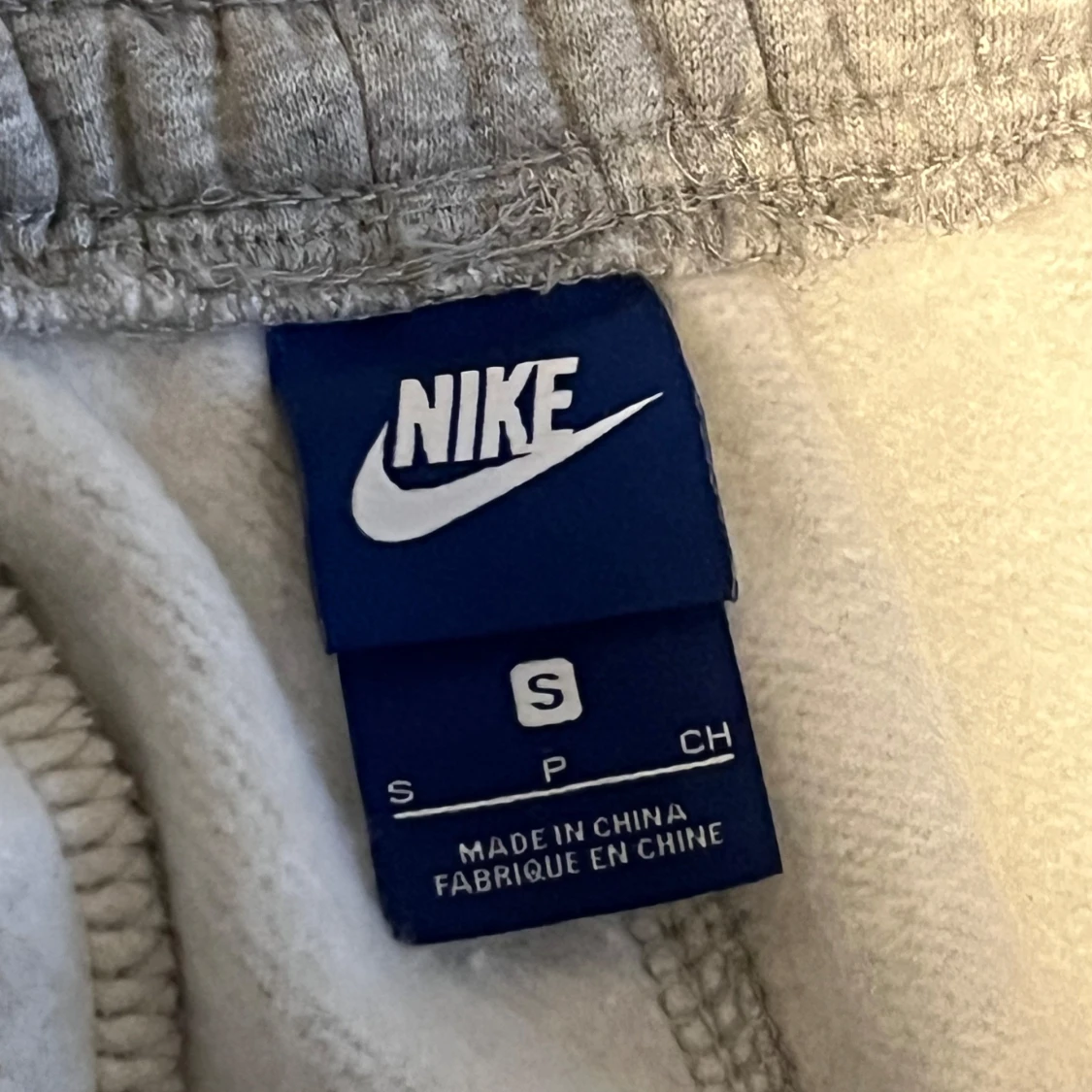 Nike grå mjukisbyxor   - 4
