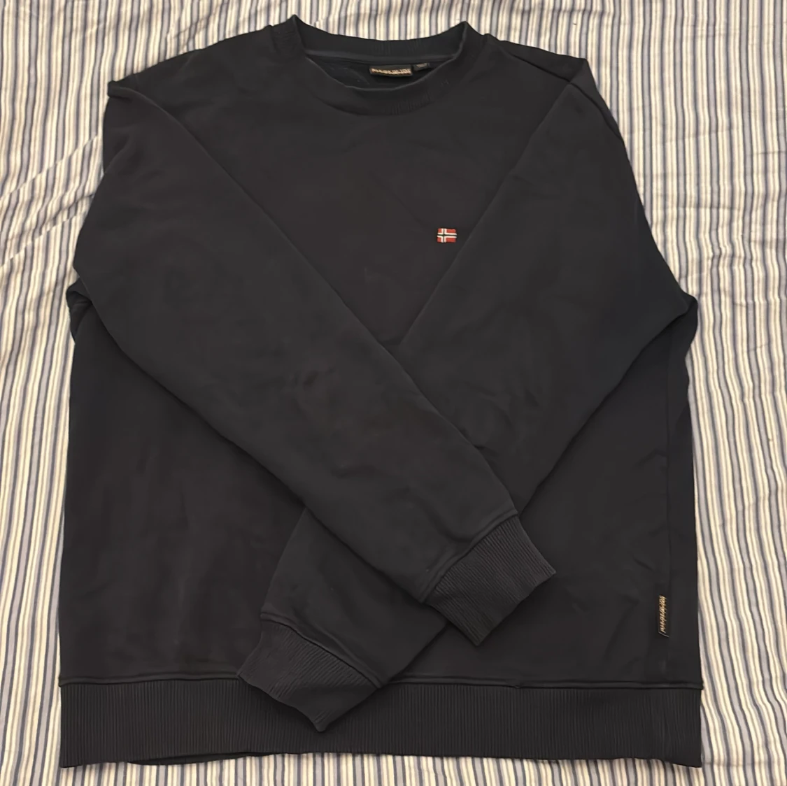 Svart sweatshirt från Napapijri - 1