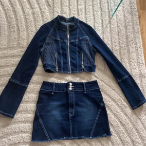 Y2k skirt set - Använt 1 gång (toppen är i XS och kjolen i S)