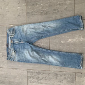 Nudie jeans - Ljus blå jeans från nudie i ett perfekt skick, modellen är lean dean W33L32