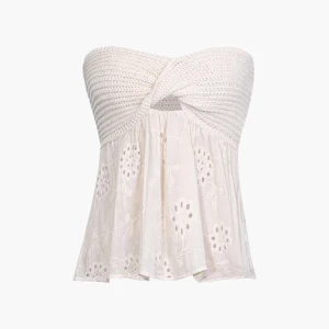Tub topp - Jätte fin och skön broderad tub topp som jag köpt på Micad, aldrig använd endast testad med prislapp kvar, nypris 300kr ❤️hör av er vid frågor❣️