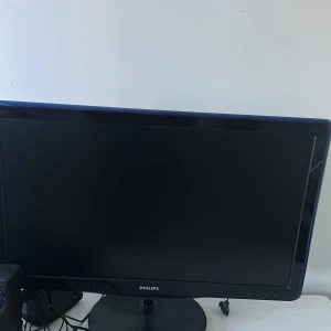 Monitor , Philips  - Monitern funkar som en vanlig manitor och har ingen problem 