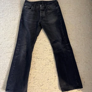 Hope rush jeans - Hope rush denims i size 31. Lite solblekta och slitna vid byxkanterna men annars bra skick. 