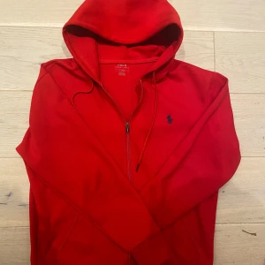 Ralph Lauren Zip - Storlek S, kan passa lite mindre. Priset är ej hugget i sten.