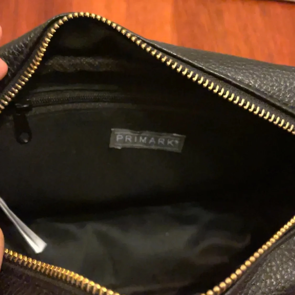 Svart axelväska från Primark - 2