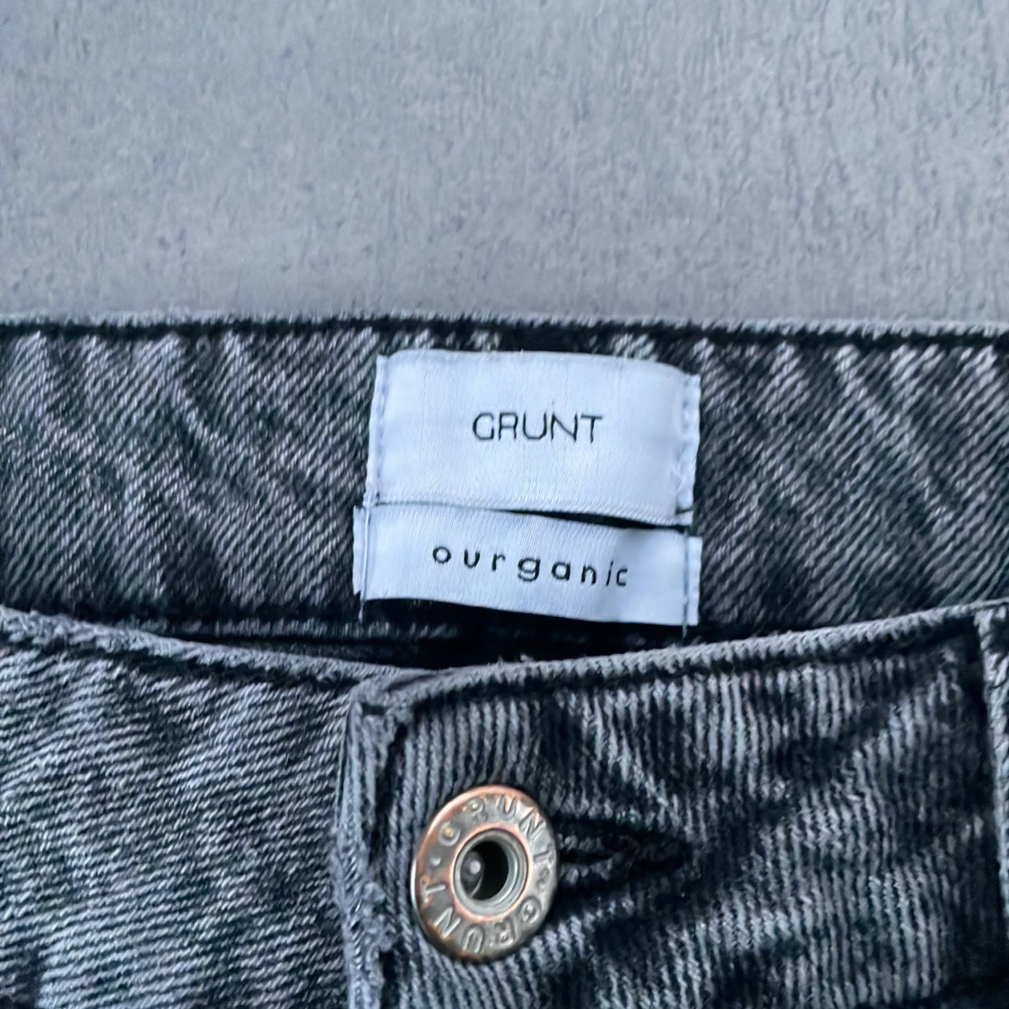 Grå jeans från Grunt - 1