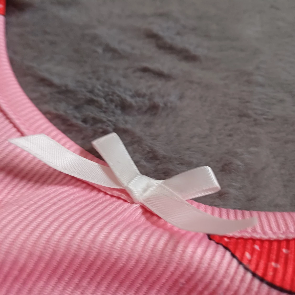 Rosa ribbad pyjamas med jordgubbsmönster - 3