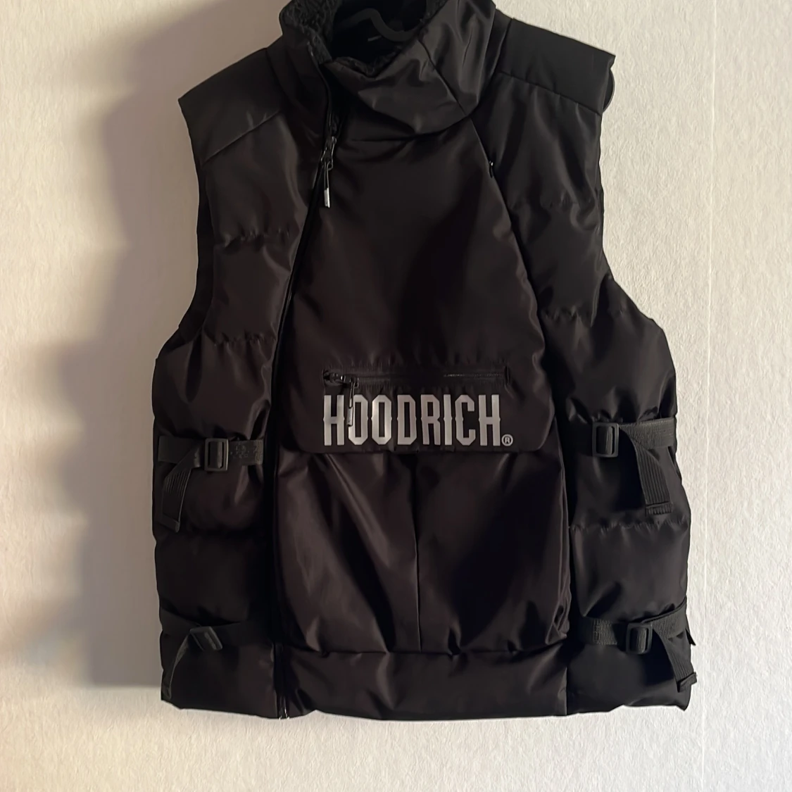 Hoodrich Väst