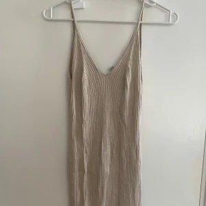 Klänning - Tveka inte med att fråga :)