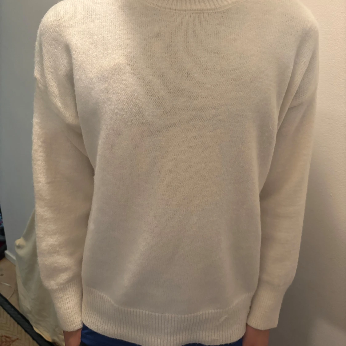 Vit stickad tröja - 1